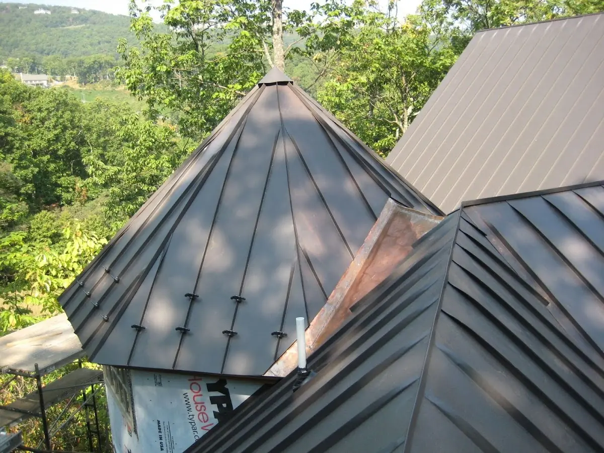 Professional Roof Tarp Installation by Craftsman Roofing in Thomas Wynne